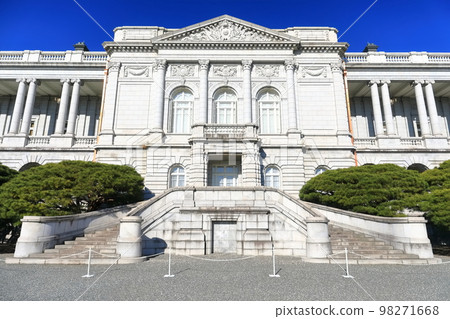 [Tokyo] Akasaka Imperial Villa in fine weather 98271668