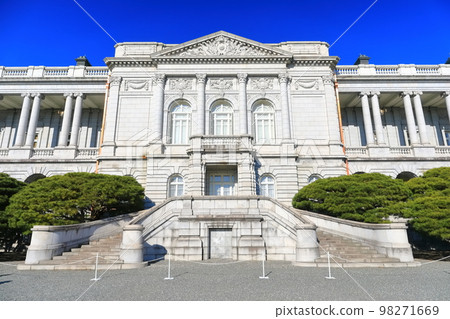 [Tokyo] Akasaka Imperial Villa in fine weather 98271669