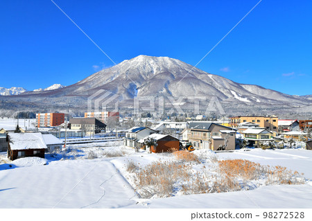 黑姬站周邊眺望黑姬山(長野縣信濃町)【2023年1月】 黑姬站周邊眺望黑姬山(長野縣信濃町)【2023年1月】 98272528