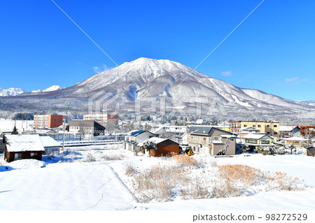 黑姬站周邊眺望黑姬山(長野縣信濃町)【2023年1月】 黑姬站周邊眺望黑姬山(長野縣信濃町)【2023年1月】 98272529
