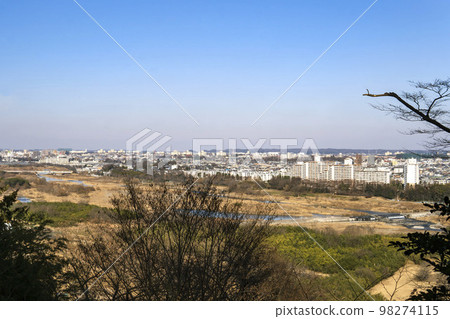 The view from the ruins of the main enclosure of Takiyama Castle [National Historic Site, Metropolitan Takiyama Park] Hachioji City, Tokyo 98274115