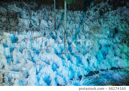 蘆久保冰柱點亮秩父三大冰柱 98274160