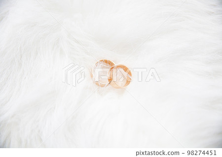 beautiful wedding rings on white background beautiful wedding rings on white background 98274451