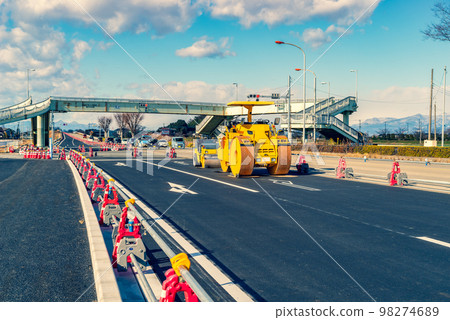 Work to increase the number of lanes on the main road National Route 17 Jobu Road downbound 2022.12 bottom b-5 Warm color added Work to increase the number of lanes on the main road National Route 17 Jobu Road downbound 2022.12 bottom b-5 Warm color added 98274689