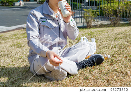 工人休息一下 98275850