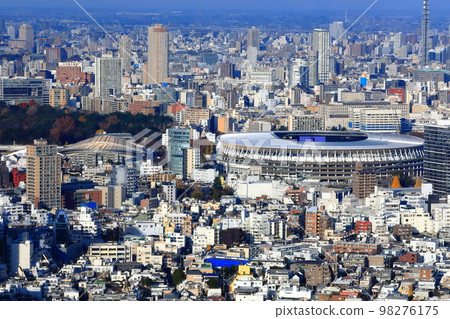 [Tokyo] New National Stadium in sunny weather 98276175