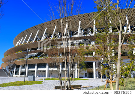 [Tokyo] New National Stadium in sunny weather 98276195