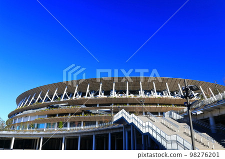 [Tokyo] New National Stadium in sunny weather 98276201