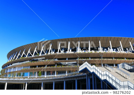 [Tokyo] New National Stadium in sunny weather 98276202