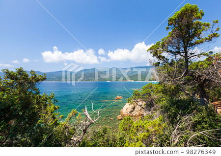 Cupabia beach. Coastal landscape of Corsica island on a sunny day 98276349