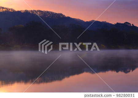 深秋的岩手縣北上市天勝地公園 深秋的岩手縣北上市天勝地公園 98280031