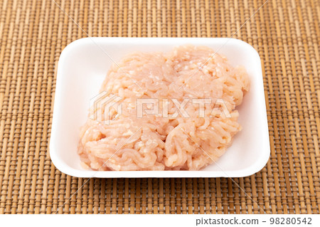 minced chicken minced chicken 98280542