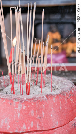 馬來西亞佛教寺廟（馬六甲清雲亭）的香火 98280560