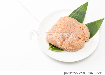 Ground chicken white background 98280595