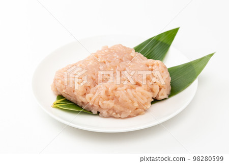 Ground chicken white background 98280599