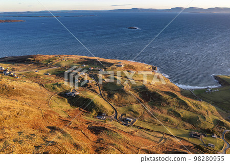 Beautiful sunset at Muckross Head peninsula about 10 km west of Killybegs village in county Donegal on the west coast of Ireland 98280955