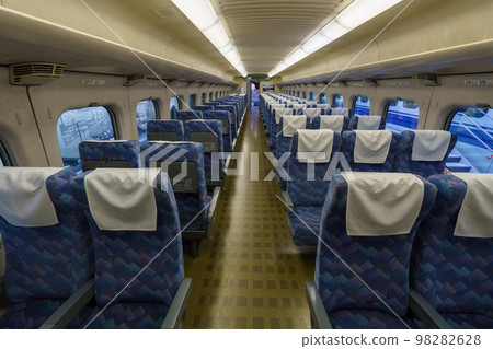 Shinkansen seats no people 98282628