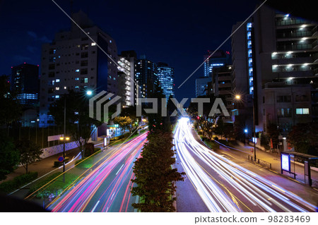 Traffic on Yamate Street at night [night view image] 98283469