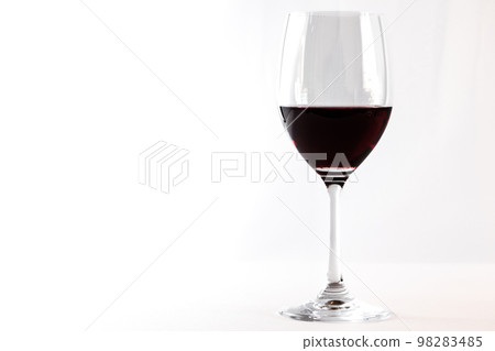 Wine glass red wine 98283485