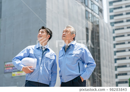 Male construction work clothes 98283843