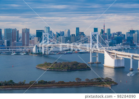 Tokyo Bay Rainbow Bridge Ships coming and going 98284890