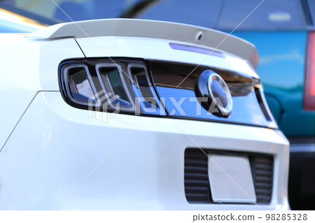 白色跑車形象 白色跑車形象 98285328