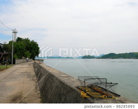 尾崎島西海岸和燈塔（廣島縣三原市） 98285893