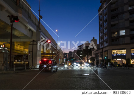 Cityscape of Yokohama Yamashita-cho in the evening 98288663