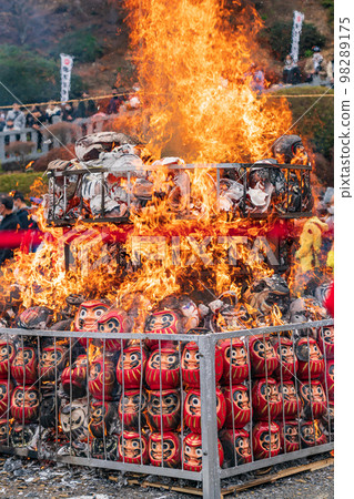 Dharma memorial service at Dairyu-ji Temple <Gifu City, Gifu Prefecture> Dharma memorial service at Dairyu-ji Temple <Gifu City, Gifu Prefecture> 98289175