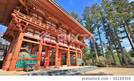 高野山金剛峰寺中門(和歌山縣高野町) 高野山金剛峰寺中門(和歌山縣高野町) 98289308