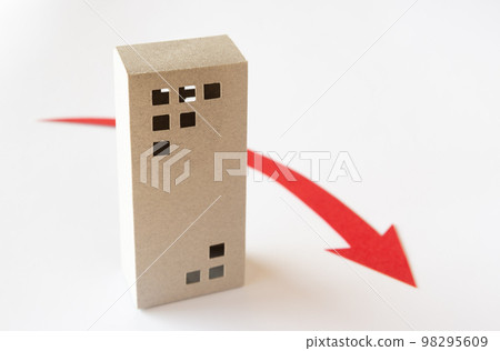 Building and down arrow Business performance deterioration Plunge Arrow Sharp decrease Condominium 98295609