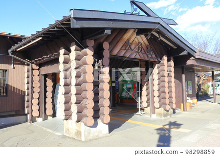 Log house style station building (Otsuki Station) 98298859