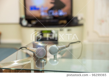 卡拉 OK 圖像卡拉 OK 盒 98299365