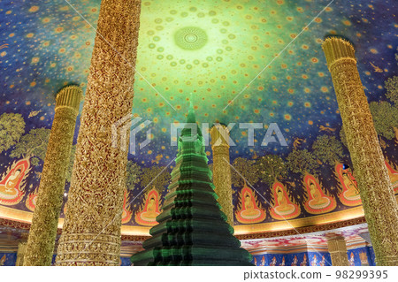 Wat Park Nam Thailand 98299395
