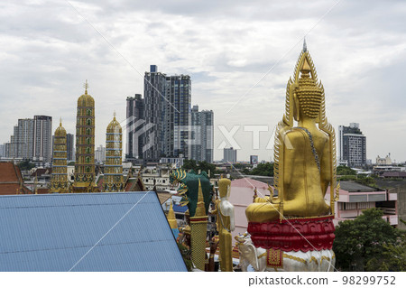 泰國佛像和曼谷景觀 98299752