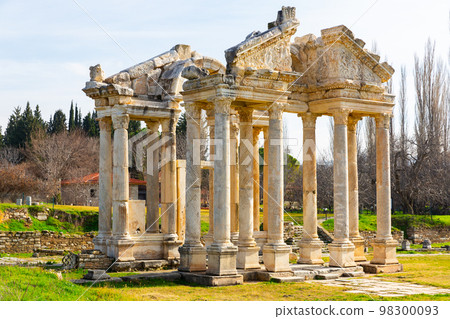 Monumental gate of Aphrodisias in form of tetrapylon, Turkey Monumental gate of Aphrodisias in form of tetrapylon, Turkey 98300093