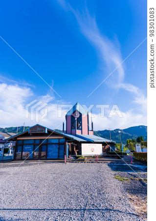 以阿蘇連峰為背景,以旅遊勝地而聞名的高森站周邊風景(南阿蘇鐵道) 以阿蘇連峰為背景,以旅遊勝地而聞名的高森站周邊風景(南阿蘇鐵道) 98301083
