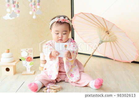 寶寶8個月領壓歲錢 98302613