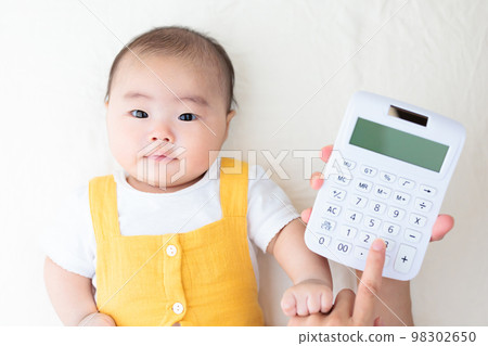 Calculator and baby 98302650