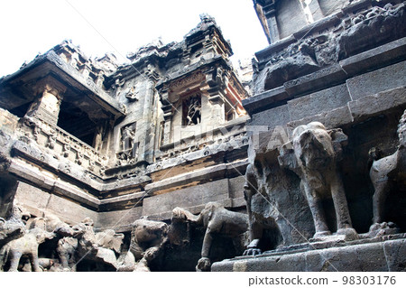 埃洛拉洞穴凱拉薩納塔神廟 埃洛拉洞穴凱拉薩納塔神廟 98303176