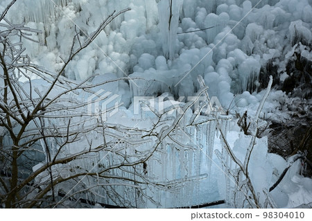 Icicles of Ashigakubo, Yokoze Town Icicles of Ashigakubo, Yokoze Town 98304010