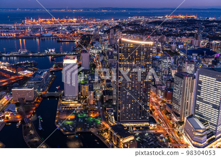 《神奈川》橫濱灣夜景 《神奈川》橫濱灣夜景 98304053