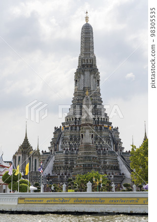 Thailand Wat Arun 98305535