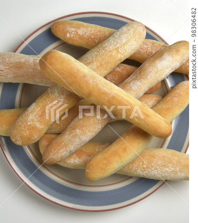 自製的原味小法棍麵包 98306482