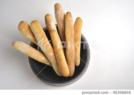 自製的原味小法棍麵包 98306608