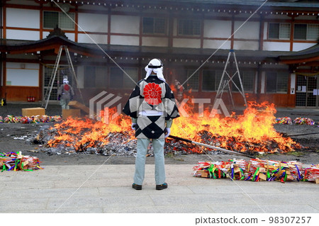 Gokoku Shinto shrine Gokoku Shinto shrine 98307257