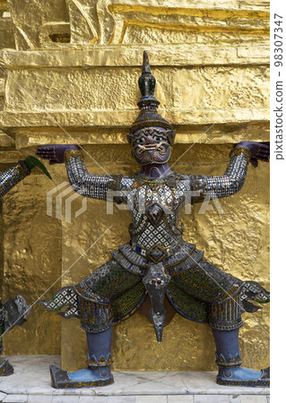 泰國大皇宮惡魔雕像 泰國大皇宮惡魔雕像 98307347