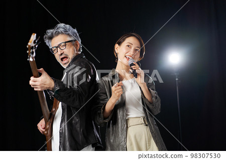 singer and guitarist singer and guitarist 98307530