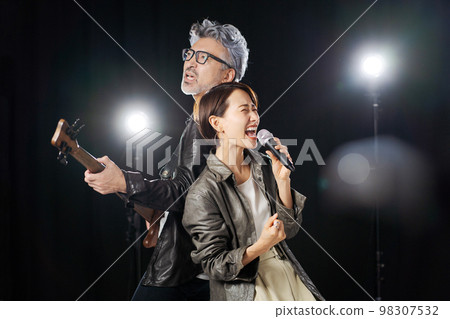 singer and guitarist singer and guitarist 98307532