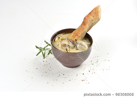 自製的原味小法棍麵包海鮮蘑菇濃湯 98308008